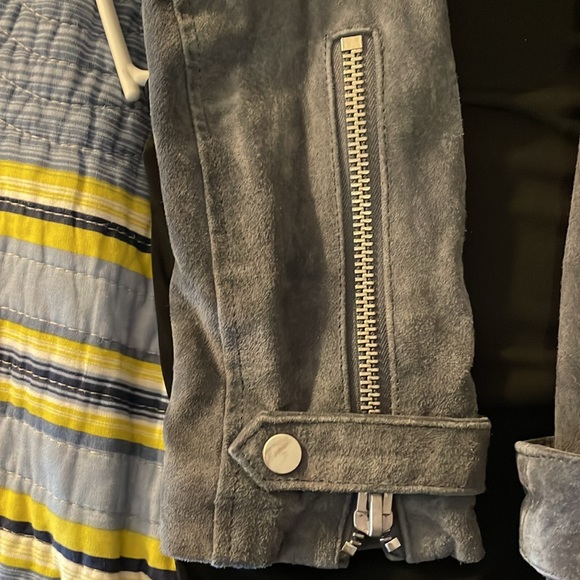 Andrew Marc NEW YORK, gray suede leather with lots of zippers,belt, bomber coat! - Picture 5 of 14